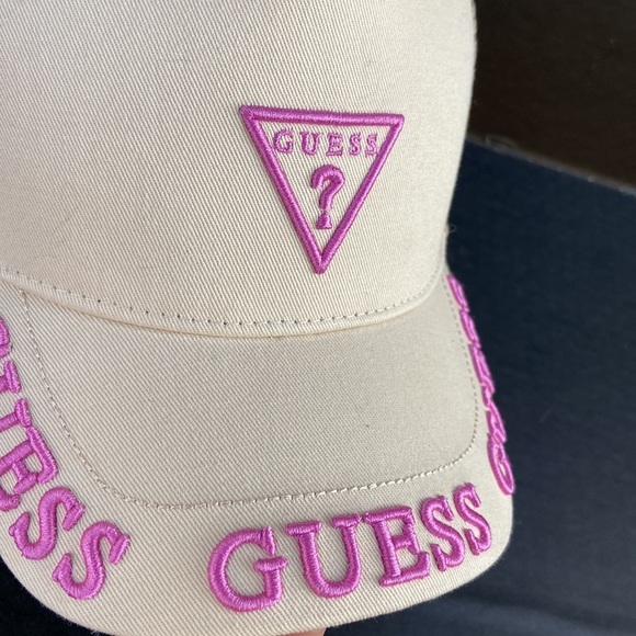 New GUESS Women’s Hat